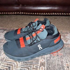 On Cloud Women’s Black and Red Sneakers with Modern Comfort